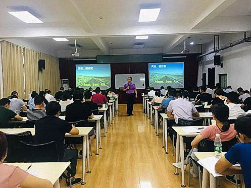 【課程回顧】記博海國濟(jì)商學(xué)院湖北分院——大數(shù)據(jù)時(shí)代的營銷策略課程1877.jpg