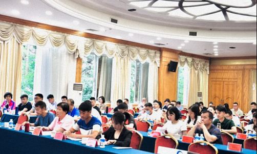 【教學(xué)課程】博海國濟(jì)商學(xué)院云南事業(yè)部——翟新兵教授《戰(zhàn)略性人力資源管理》課程圓滿結(jié)束！0.jpg