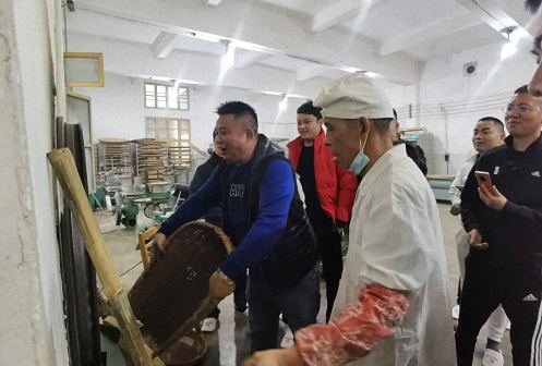 不負春光，踏青采茶——記贛州教學點總裁23班走進上猶五指峰上洞茶園515.jpg