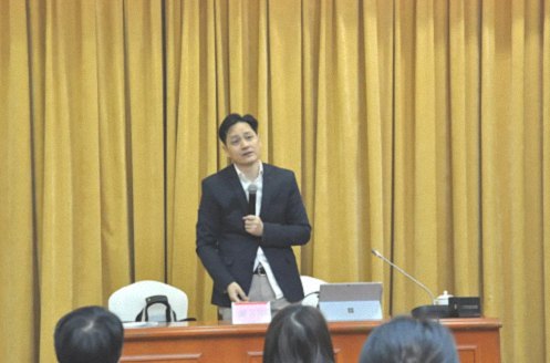 【課程回顧】云南分院11月12日-14日總裁班課程翟萬寶教授《現代商業模式運營與創新》215.jpg