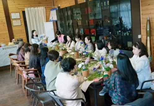 東湖畔花事：以指尖美學，赴一場春日心靈SPA——武漢企業家國學人文班&工商管理班插花雅集活動紀實 223.jpg